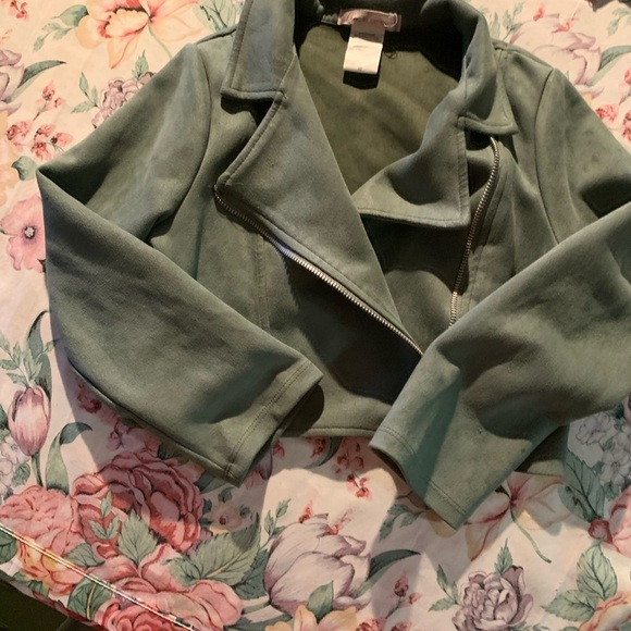 Loved to be Loved Woman’s Crop Jacket Size 12 Ling sleeves and Zipper - Picture 1 of 7